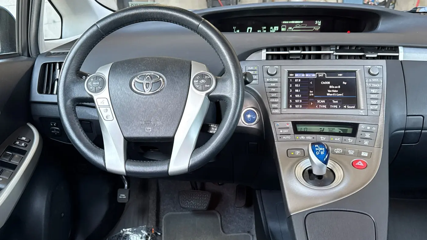 2014 Toyota Prius Plug-in Hybrid Advanced
