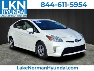 2012 Toyota Prius with Blizzard Pearl Exterior
