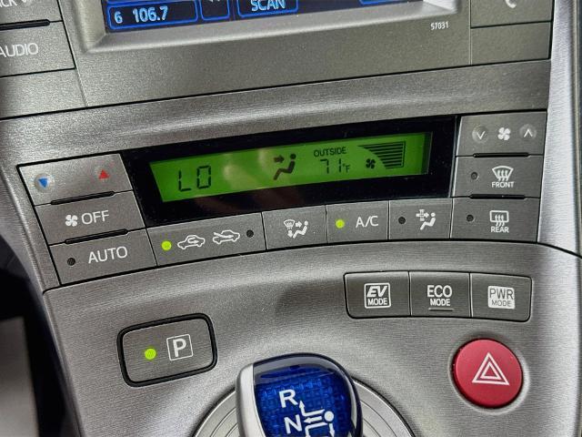 2015 Toyota Prius - $13,994