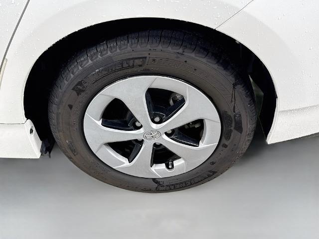 2015 Toyota Prius - $13,994