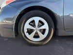 2014 Prius Thumbnail 14