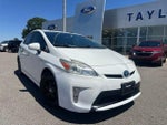 2015 Prius Thumbnail 3