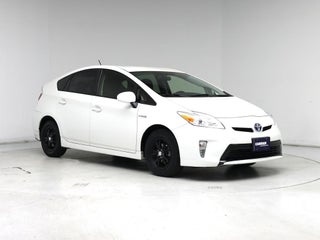 2015 Toyota Prius with Super White Exterior