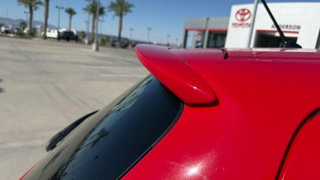 2012 Toyota Yaris 5-Door L