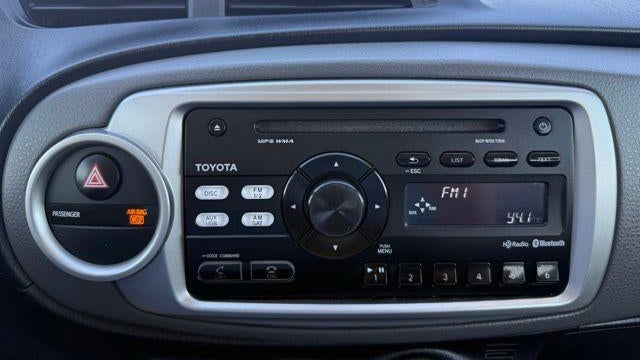 2012 Toyota Yaris 5-Door L