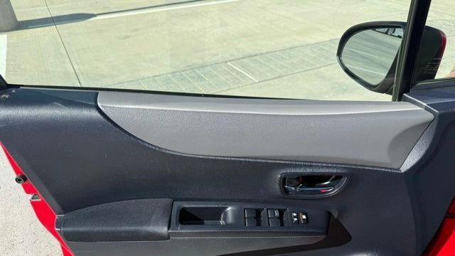 2012 Toyota Yaris 5-Door L