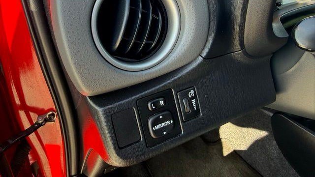 2012 Toyota Yaris 5-Door L