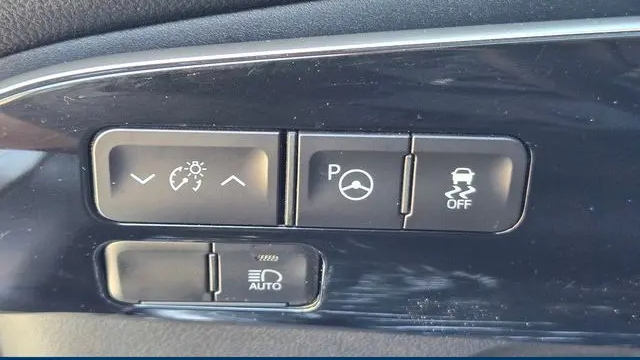 2020 Toyota Prius LE AWD-e