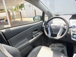 2012 Prius v Thumbnail 15