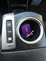 2017 Prius v Thumbnail 10