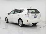 2014 Prius v Thumbnail 2