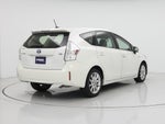 2014 Prius v Thumbnail 8