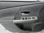 2014 Prius v Thumbnail 12
