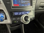 2014 Prius v Thumbnail 16