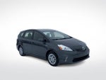 2014 Prius v Thumbnail 2