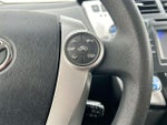 2014 Prius v Thumbnail 24