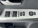2014 Prius v Thumbnail 17