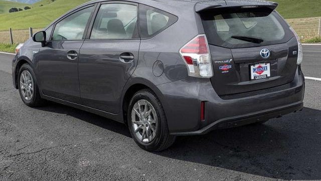 2015 Toyota Prius v Two