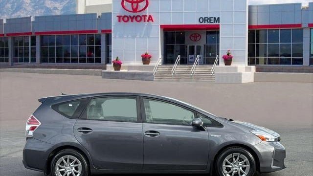 2016 Toyota Prius v Four