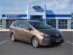2017 Prius v Thumbnail 1
