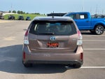 2017 Prius v Thumbnail 4