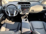 2017 Prius v Thumbnail 11