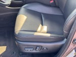 2017 Prius v Thumbnail 15