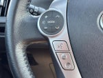 2017 Prius v Thumbnail 17