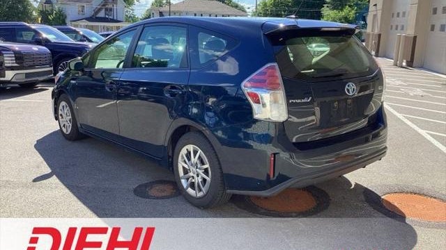 2017 Toyota Prius v Four