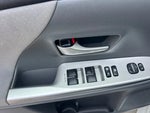 2013 Prius v Thumbnail 8