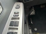 2014 Prius v Thumbnail 14