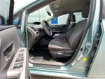 2014 Prius v Thumbnail 15