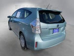 2013 Prius v Thumbnail 11