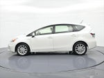 2014 Prius v Thumbnail 9