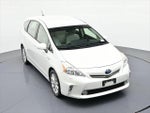 2014 Prius v Thumbnail 15