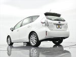 2014 Prius v Thumbnail 19