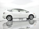 2014 Prius v Thumbnail 22