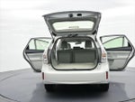 2014 Prius v Thumbnail 26