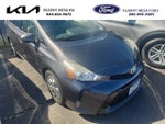 2015 Prius v Thumbnail 1