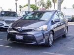 2015 Prius v Thumbnail 3