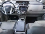 2015 Prius v Thumbnail 14