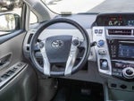 2015 Prius v Thumbnail 16
