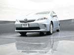 2012 Prius v Thumbnail 25