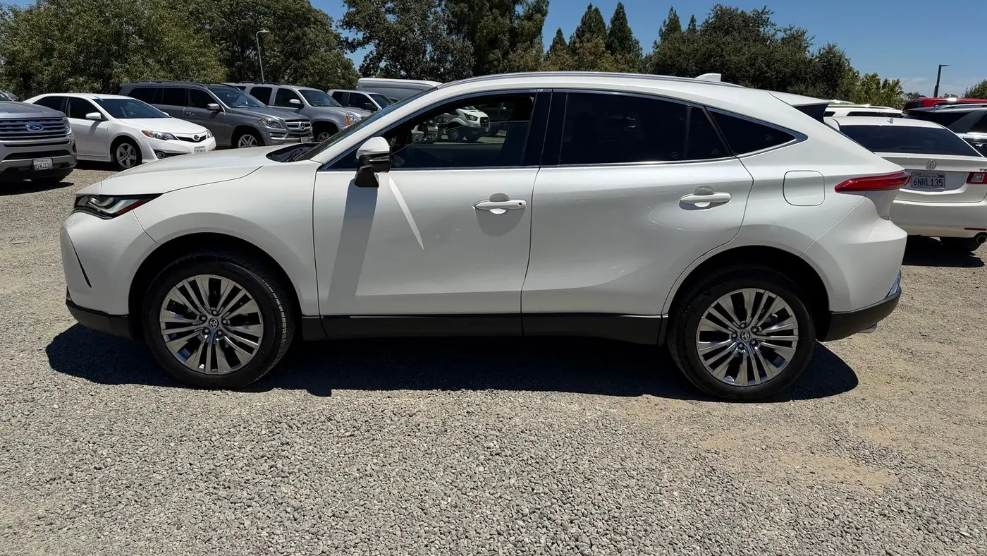 2022 Toyota Venza LE