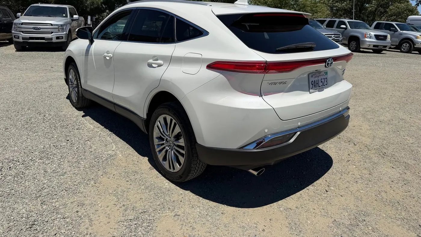 2022 Toyota Venza LE