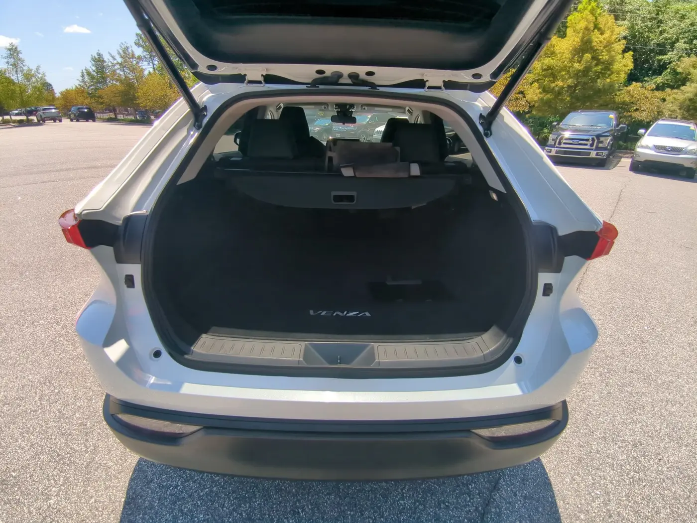 2023 Toyota Venza - $30,842