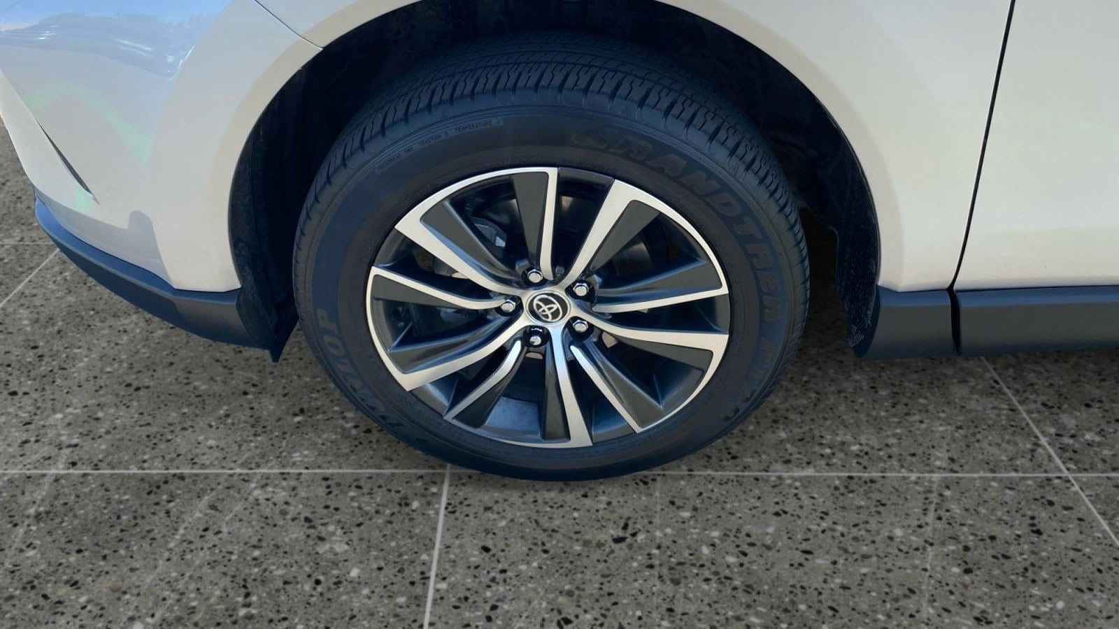 2024 Toyota Venza LE