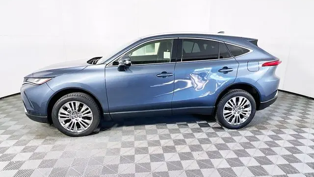 2022 Toyota Venza LE
