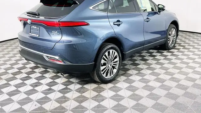 2022 Toyota Venza LE