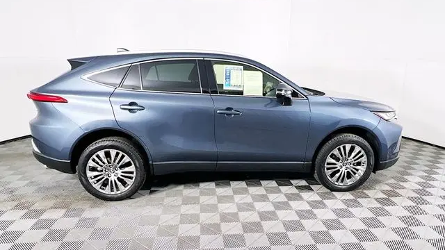 2022 Toyota Venza LE